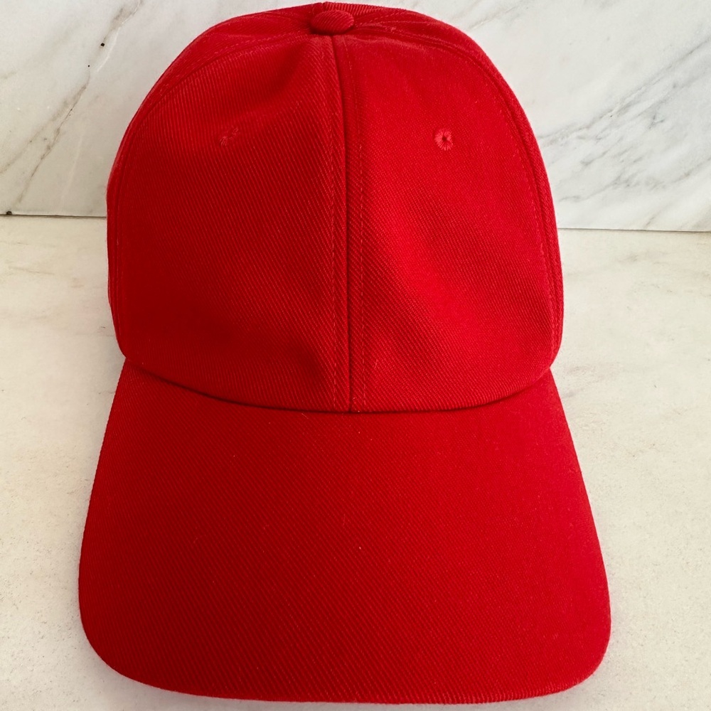 Lululemon Red tweed “New Years” adjustable hat. Size S/M. Excellent condition